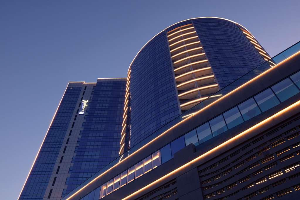 Radisson Blu Hotel. Dubai Waterfront Exterior photo