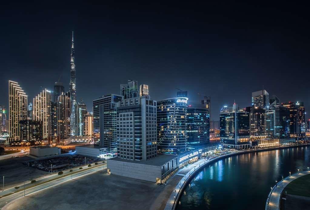 Radisson Blu Hotel. Dubai Waterfront Exterior photo